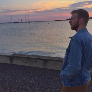 Meet your Posher, Chasten